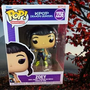 Zoey Funko #2256 (Nib) With Pop Protector